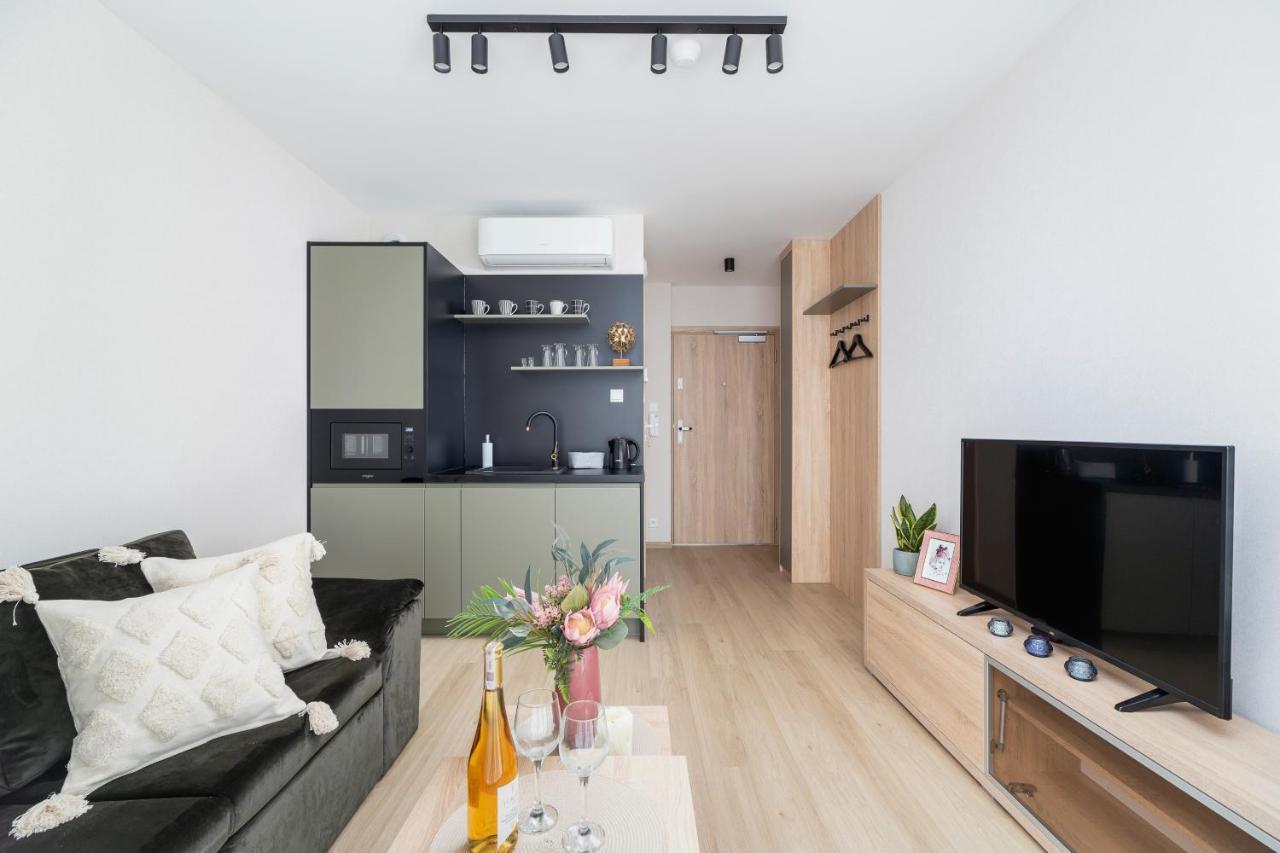 Modern Apartments Srodmiescie Krakow By Renters Екстер'єр фото